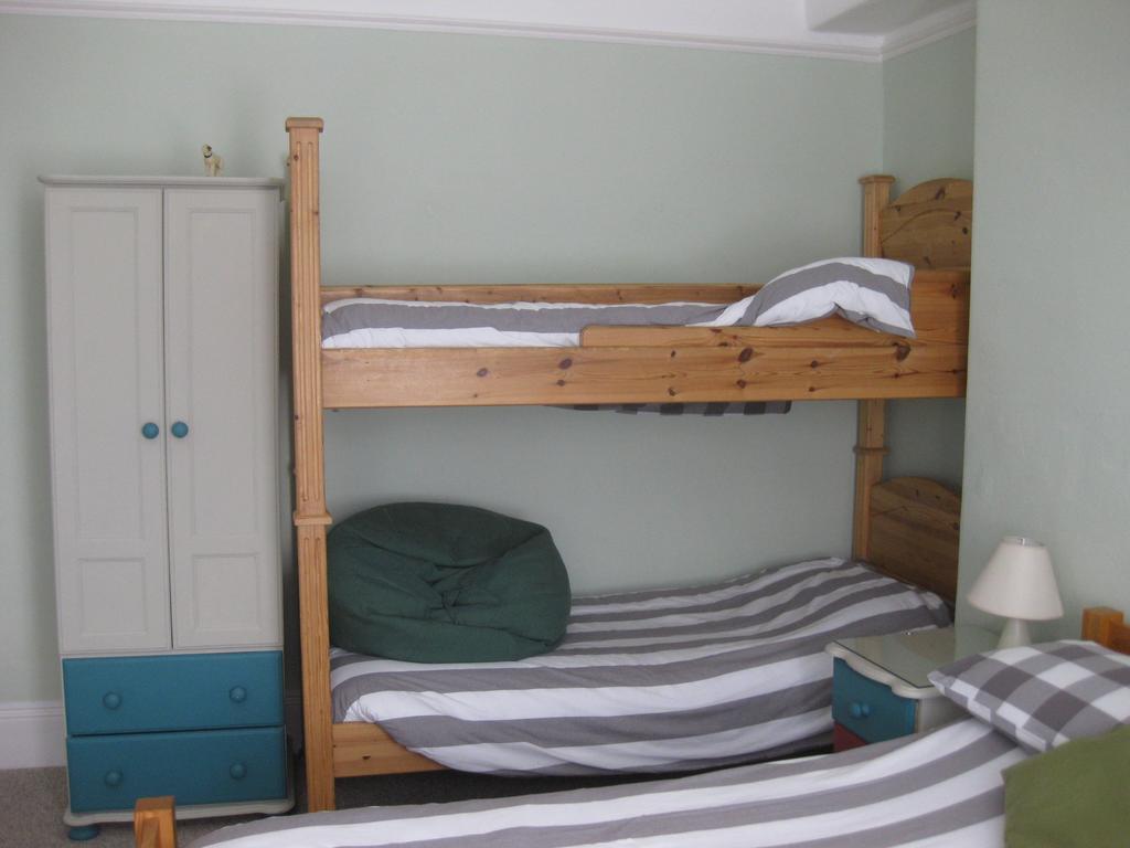 Acorns Guest House Combe Martin Oda fotoğraf