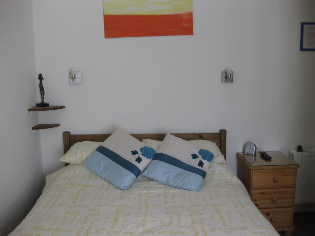 Acorns Guest House Combe Martin Oda fotoğraf
